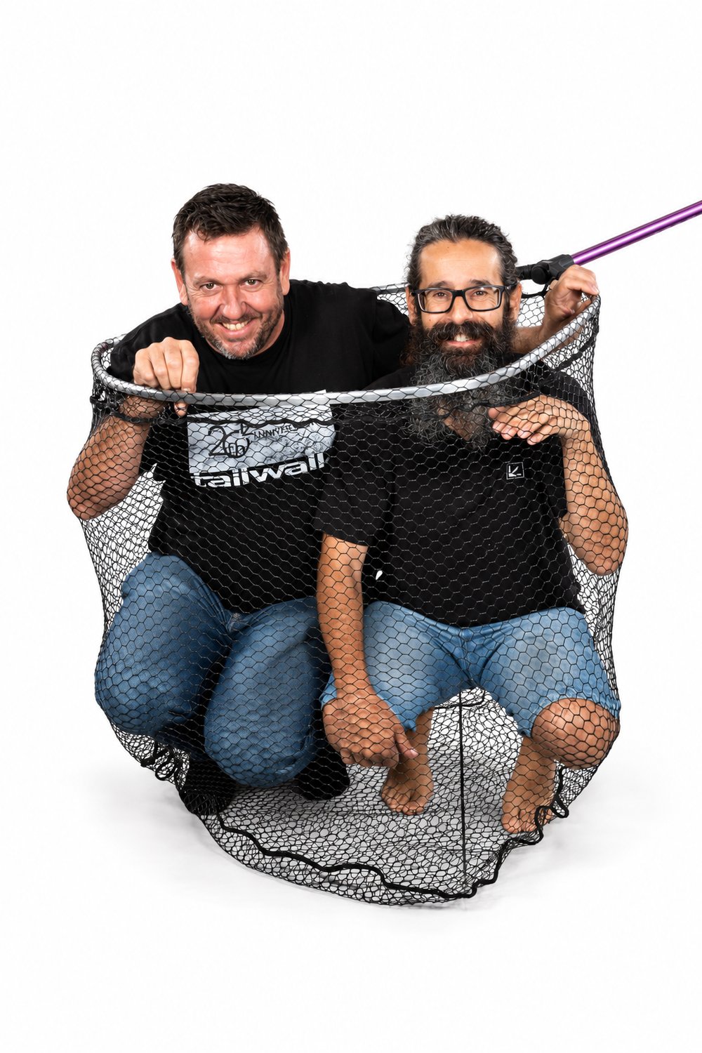 Prox Dodeka Landing Net PX7035R35P — Jos? y Ram?n agachados dentro de la red de la talla 35
