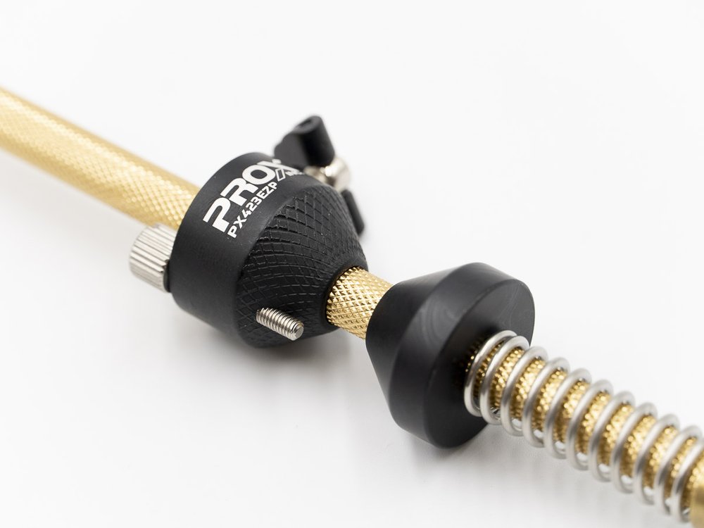 Prox Line Remover EZ Plus PX423EZP21 — detalle del cabezal con el tornillo de bloqueo y el eje moleteado