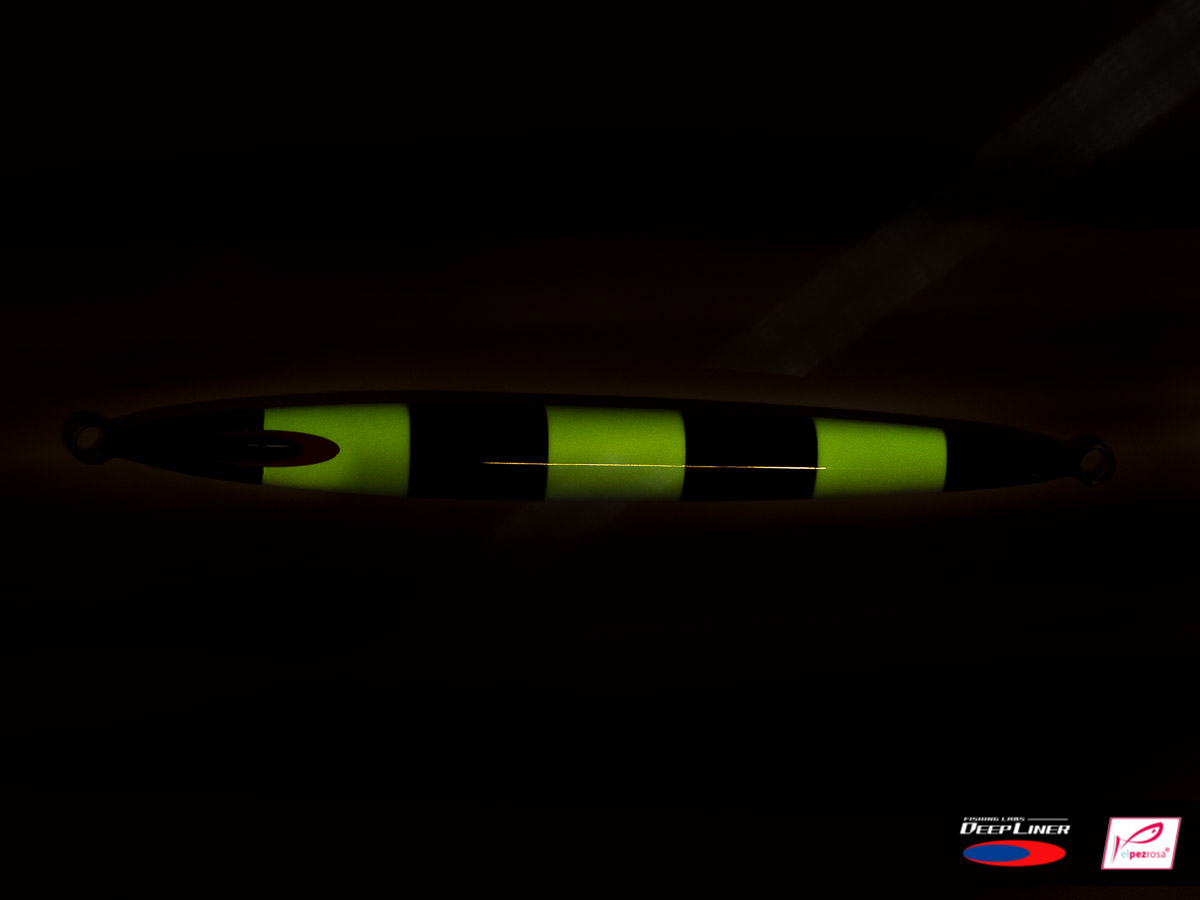 Deep Liner Spy-N 35 Panda Glow 3 — el glow brillando en la oscuridad